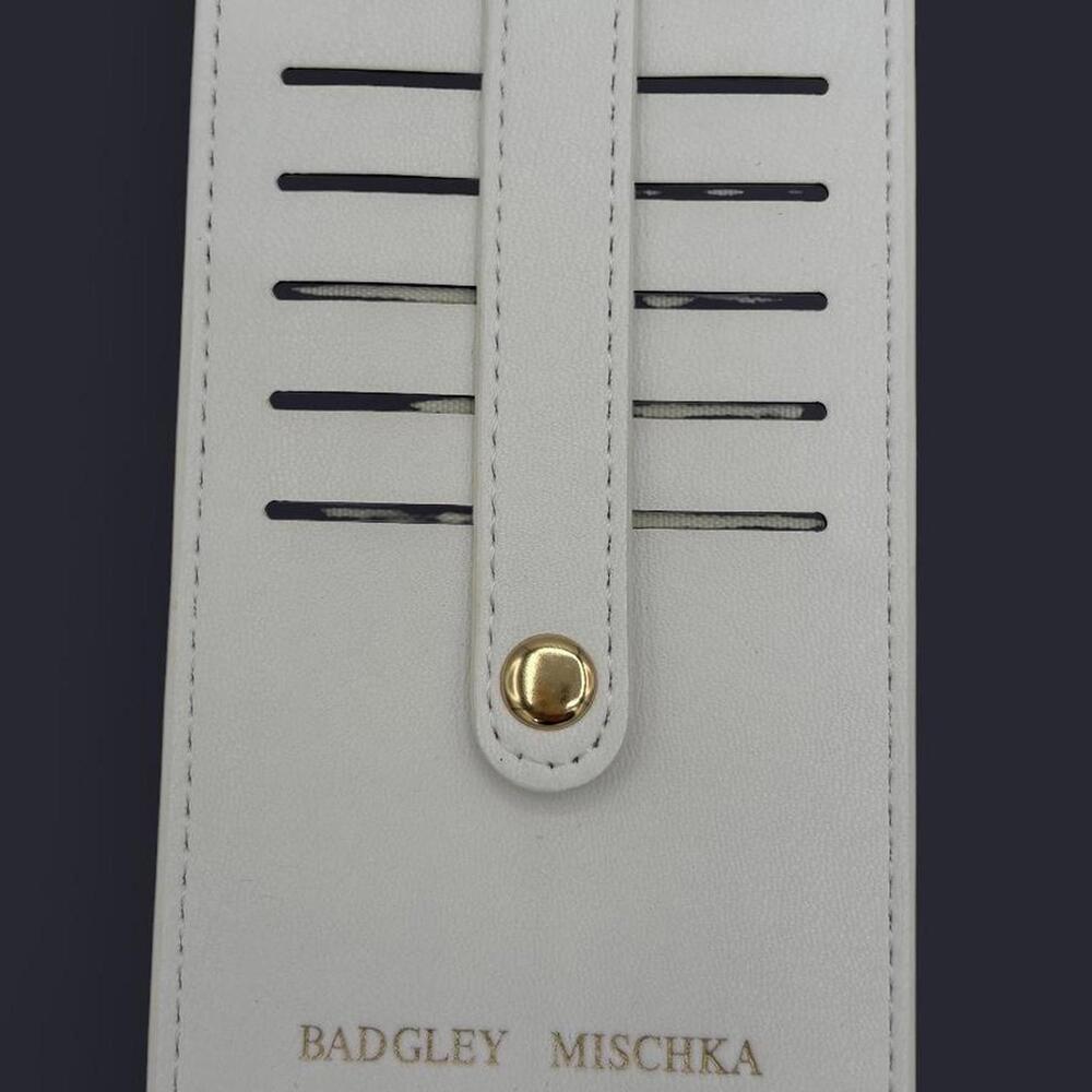 Badgley Mischka White Card Holder 🤍✨